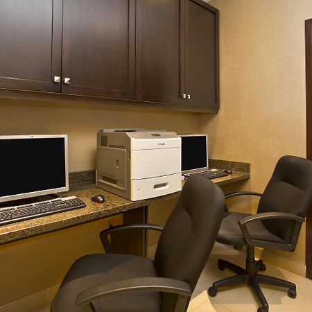 Holiday Inn Express Kingston Central By Ihg Buitenkant foto
