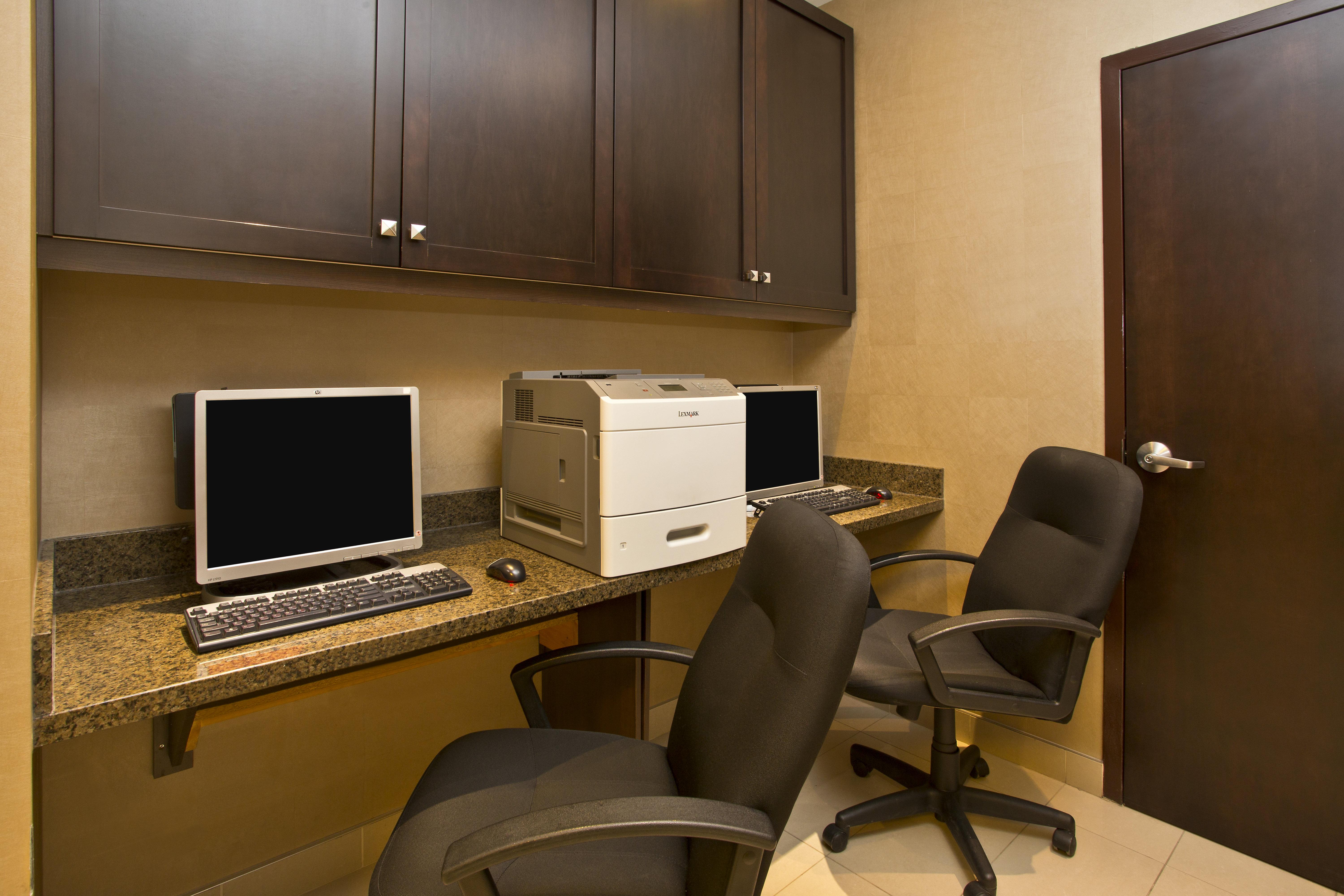 Holiday Inn Express Kingston Central By Ihg Buitenkant foto