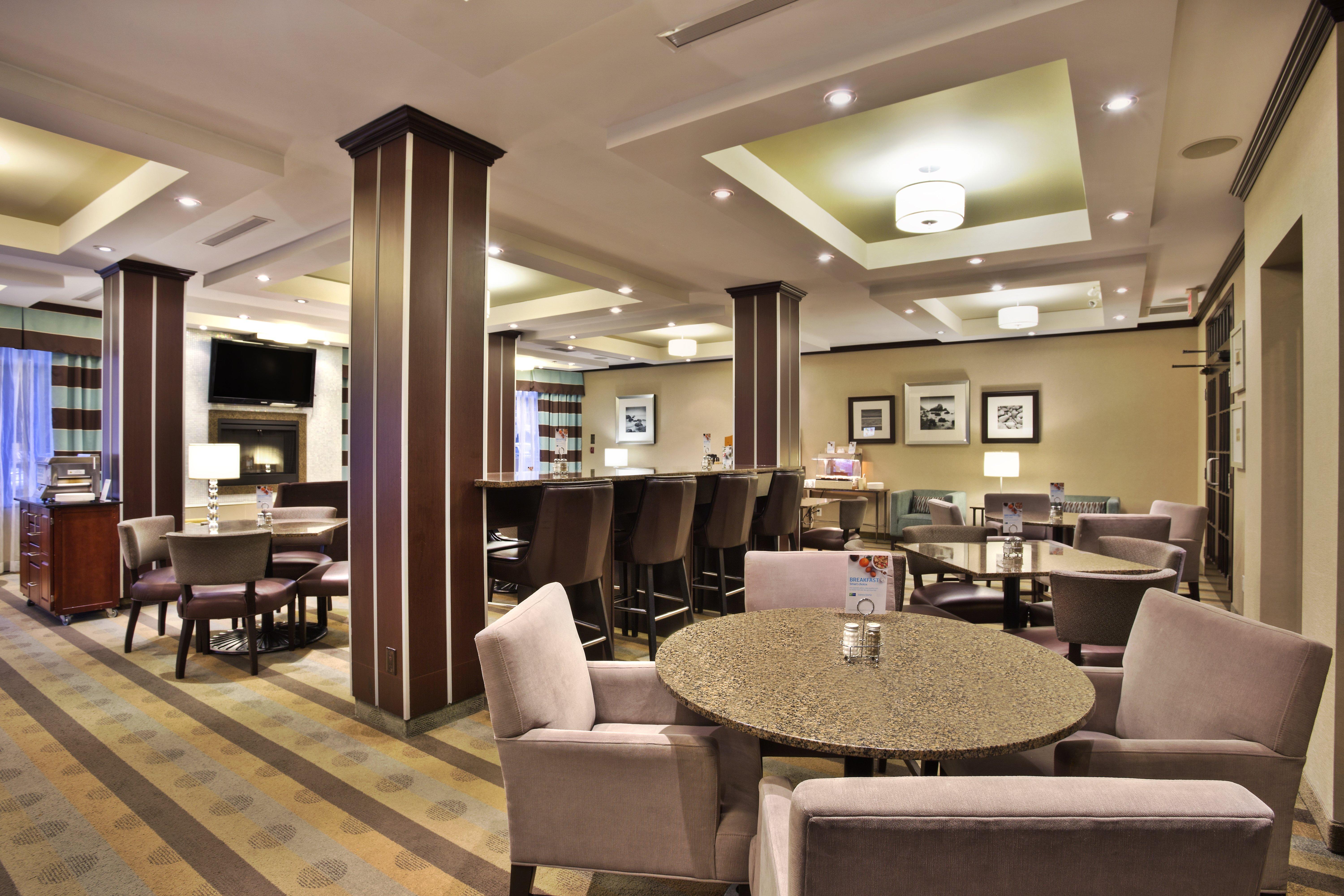 Holiday Inn Express Kingston Central By Ihg Buitenkant foto