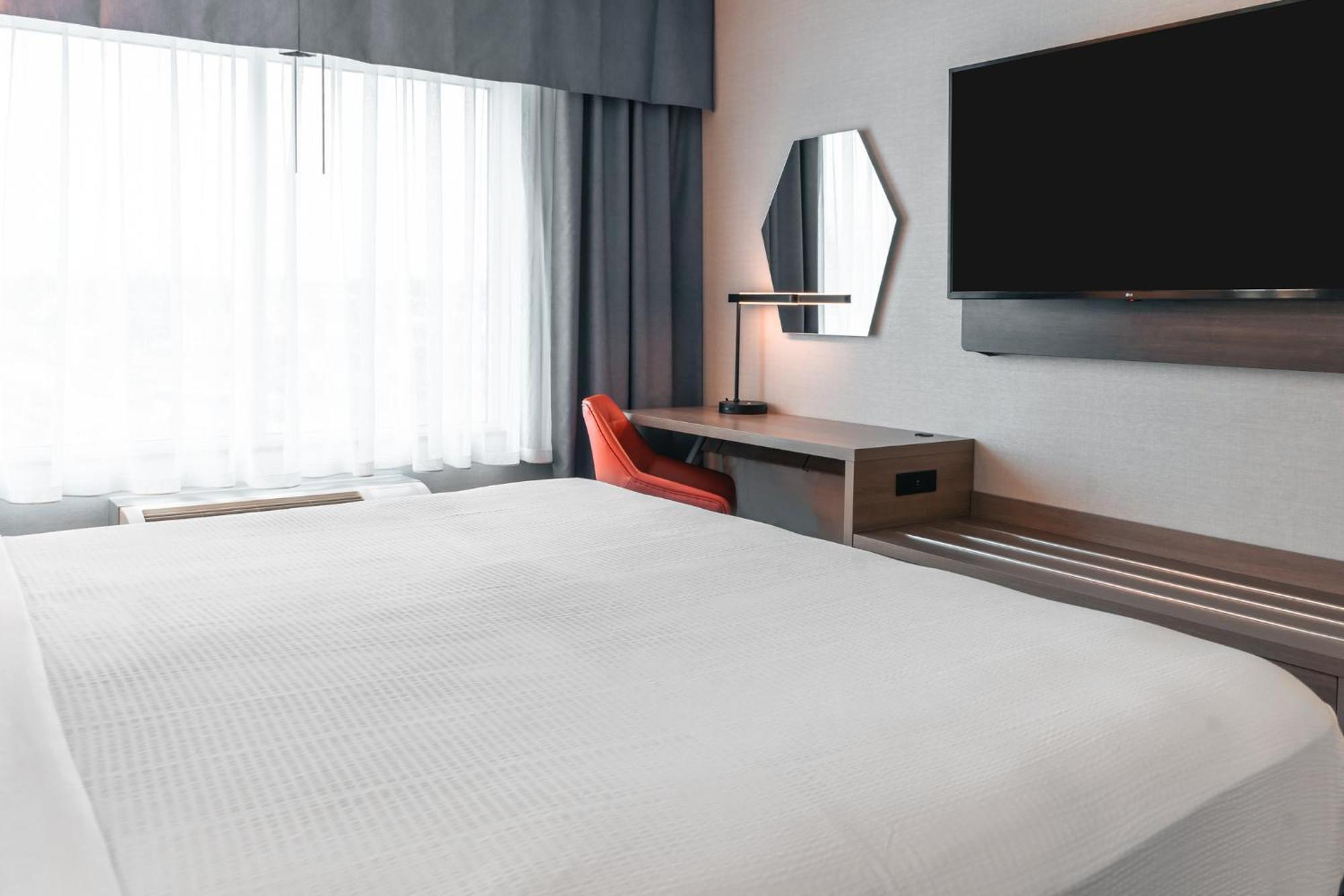 Holiday Inn Express Kingston Central By Ihg Buitenkant foto