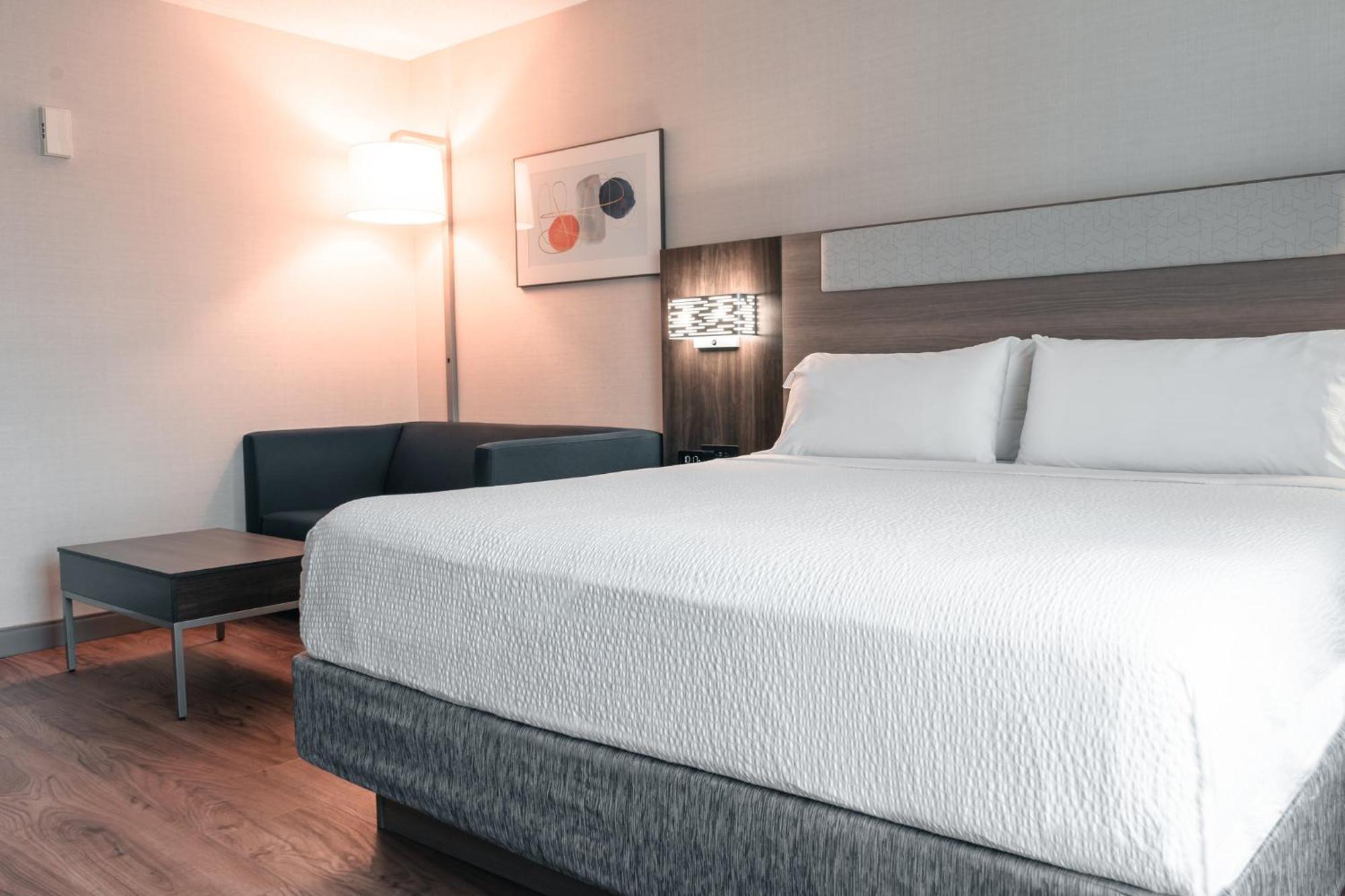Holiday Inn Express Kingston Central By Ihg Buitenkant foto
