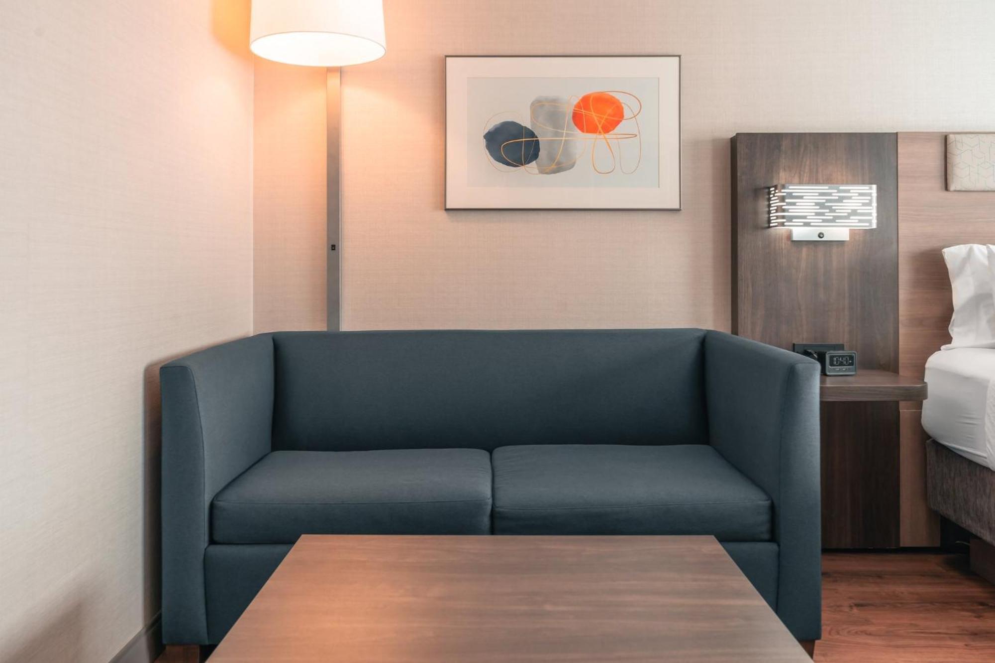 Holiday Inn Express Kingston Central By Ihg Buitenkant foto