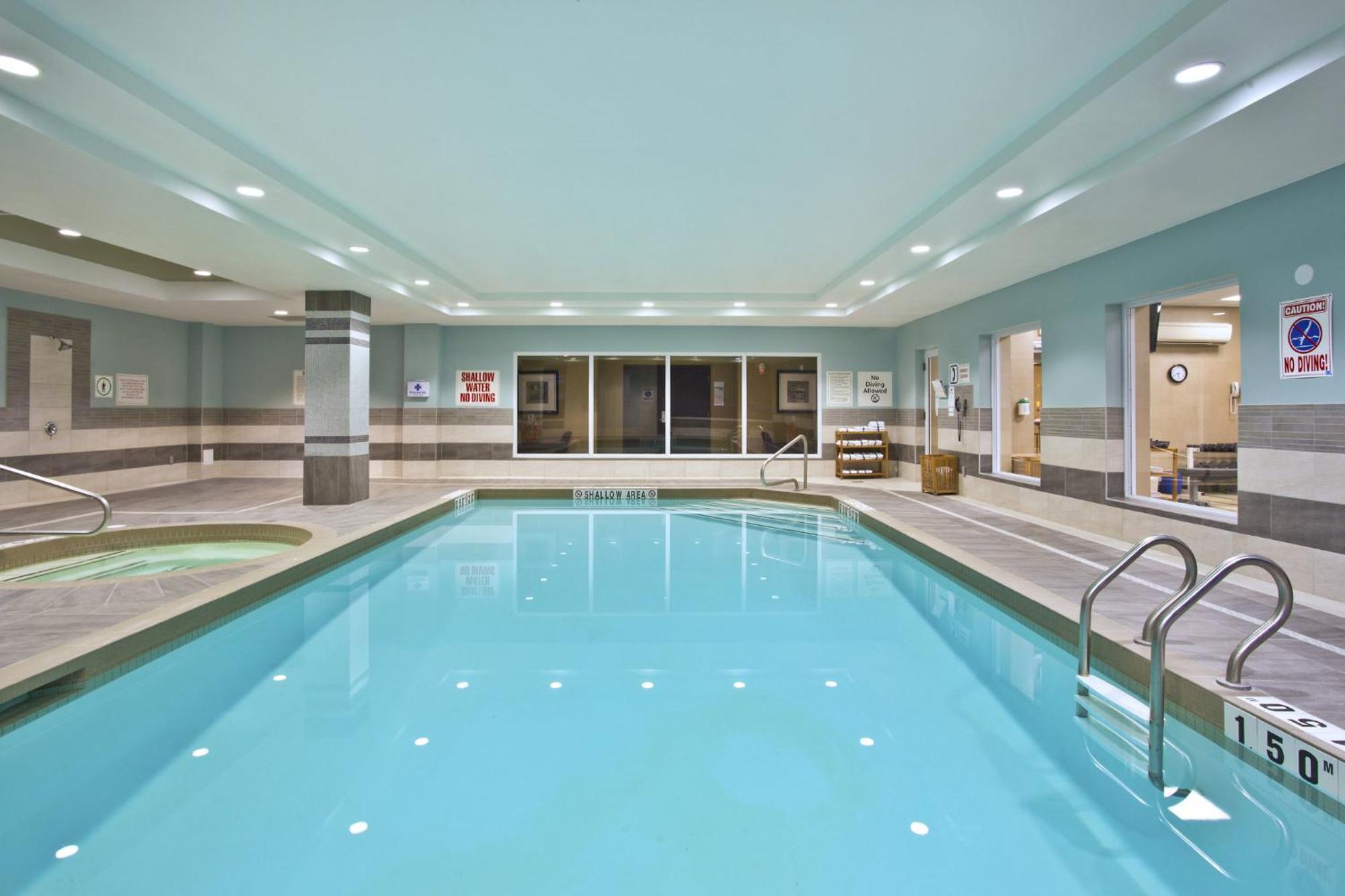 Holiday Inn Express Kingston Central By Ihg Buitenkant foto