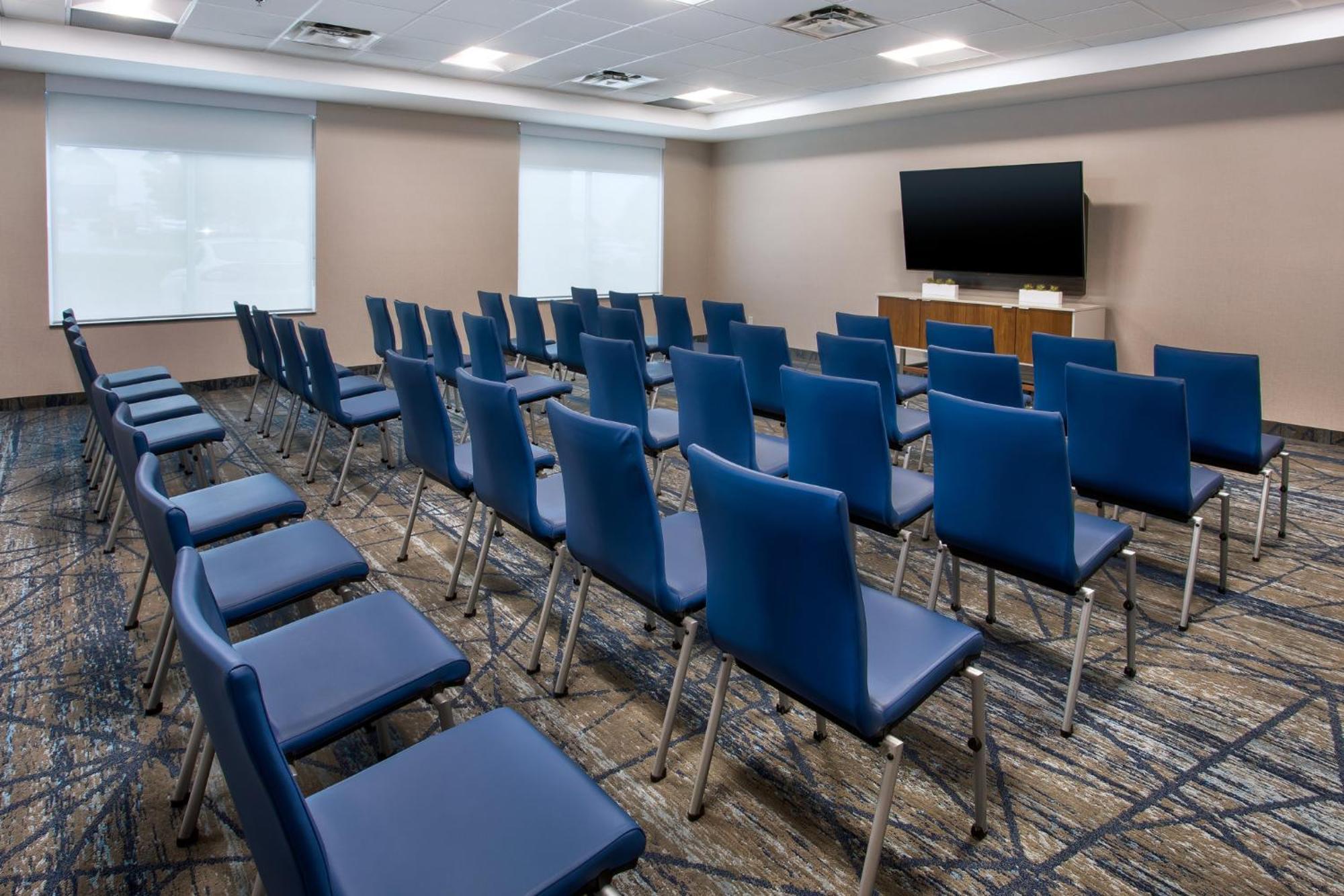 Holiday Inn Express Kingston Central By Ihg Buitenkant foto