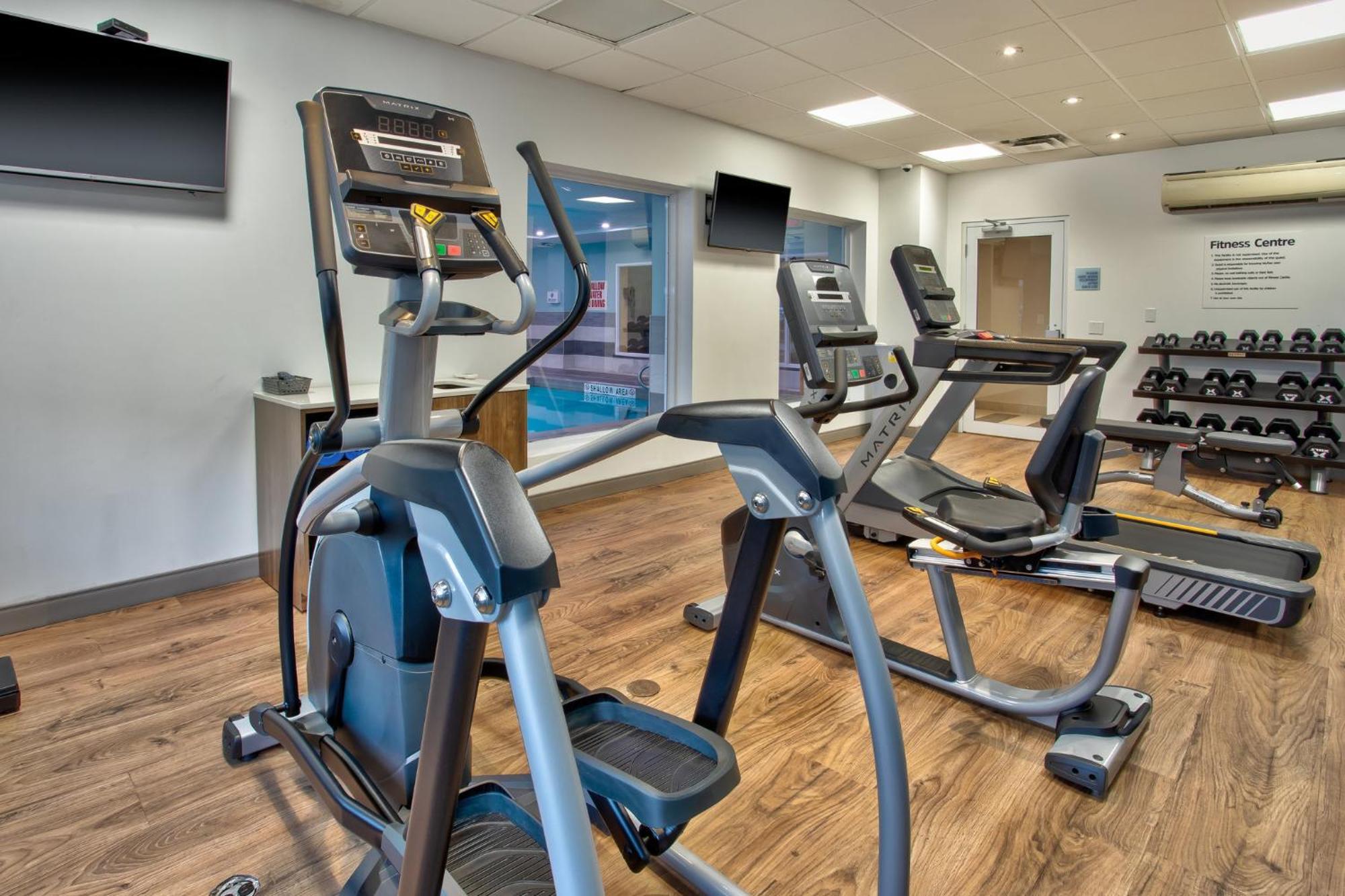 Holiday Inn Express Kingston Central By Ihg Buitenkant foto